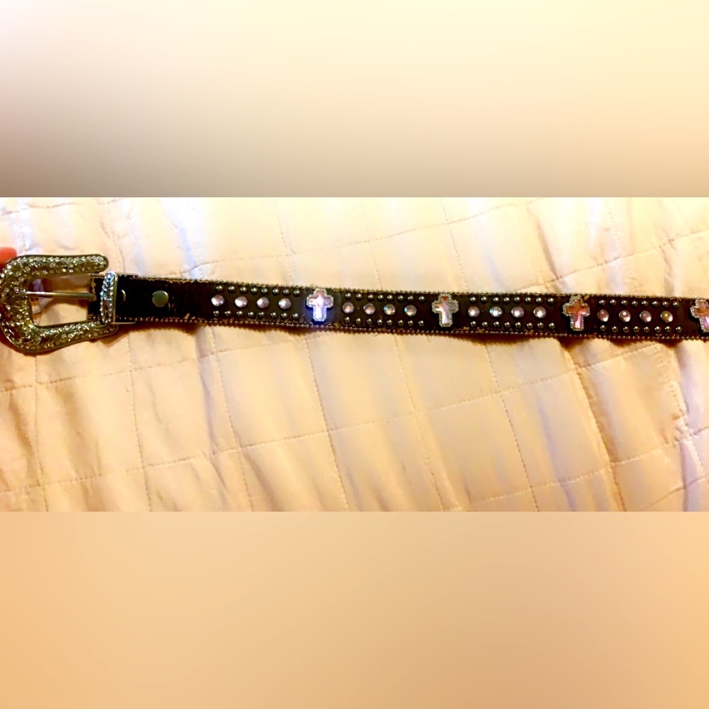 NOCONA GIRLS' RHINESTONE STUDDED CROSS LEATHER BELT